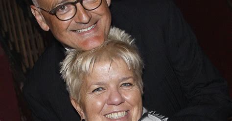 Jun 09, 2021 · mimie mathy élégante au côté de son mari : Mimie Mathy et son mari Benoist Gérard - Portrait à Paris ...