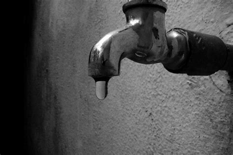 Residents in the klang valley will experience an unscheduled water disruption tonight following pipe leakage at the water in a statement issued by pengurusan air selangor sdn bhd (air selangor) today, it said the disruption would affect 686 areas in petaling, gombak, klang. (UPDATE) #SYABAS: Water Disruption (Klang Valley) Due To ...