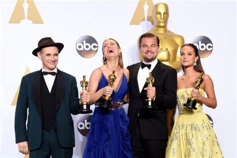 Concurenții de la premii pot respira puțin mai ușor acum, datele din oscars pentru 2021 și 2022 fiind. PREMIILE OSCAR 2016. Spotlight a castigat marele trofeu. Leonardo DiCaprio a luat, in sfarsit ...