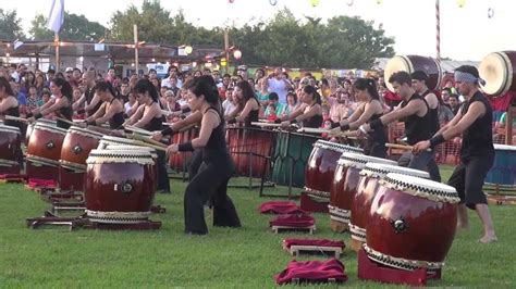 Além do tradicional tatami encontrado como piso nas casas japonesas, a palavra também pode indicar outros tipos diferentes de pisos. BUENOS AIRES TAIKO, COMPLETO!! en el Bon Odori 2013 La ...