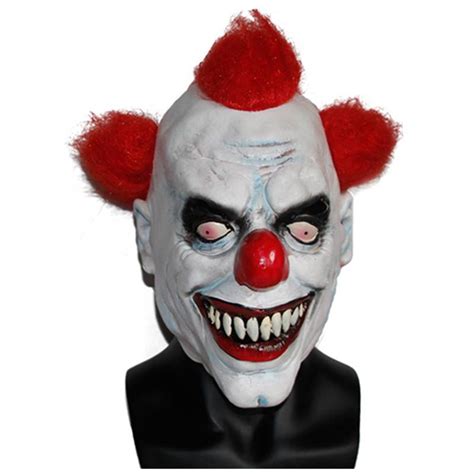 Creepy clowns, lurking in dark corners, wielding the odd weapon, have closed schools, created mass panic and kept police officers in the us and uk busy. Killer clown masker 'Nookie' - MisterMask.nl