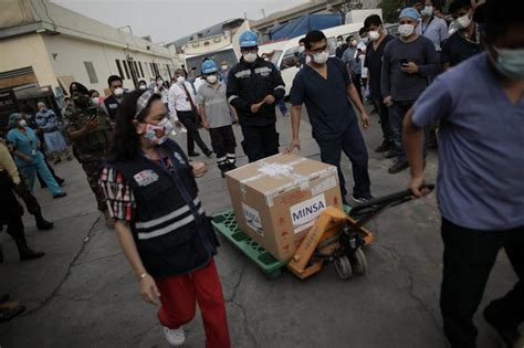 Sinopharm probó su vacuna en voluntarios en la universidad peruana cayetano heredia, en lima, perú. Personal médico de distintos hospitales de Lima reciben las primeras dosis de la vacuna ...