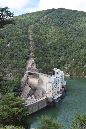 Follow brandon smith chester, va. Smith Mountain Lake Dam (Sandy Level) - 2020 All You Need ...