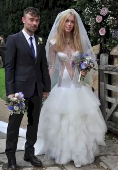 Gli abiti da sposa di dream sposa atelier nascono per rendere splendida ed unica ogni sposa. Evka e Lukas, il grosso grasso matrimonio gipsy… e gli ...