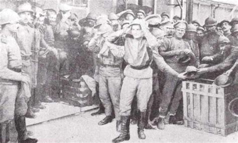 Tir non cadré de rifat zhemaletdinov. World War Helmets - Référence de casques de 1915 à nos jours.