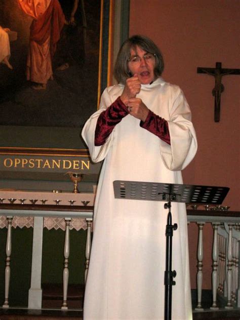 Drammen er hjemsted for strømsgodset kirke. diakon.jpg