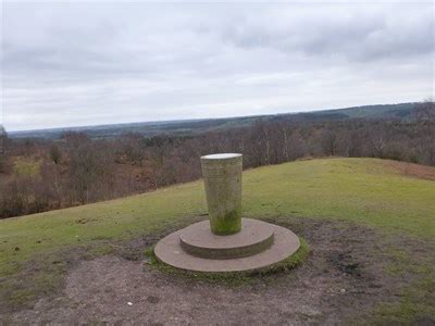 8.1 км от stone, 630 км от лондон. Millennium Viewpoint Downs Banks - Oulton Heath, Stone ...