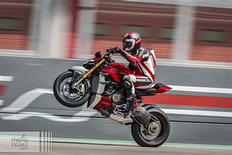 2020 ducati streetfighter v4 main features color: Comparativa Ducati Streetfighter V4/S 2021 - Aprilia Tuono ...