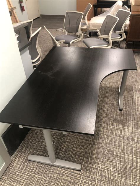 El producto mesa galant montaje del ikea aparte de encontrarlo en tu establecimiento de bricolaje frecuente, puedes encontrarlo en otras tiendas online. Best Ikea Galant Corner Desk Black Adjustable Legs for ...