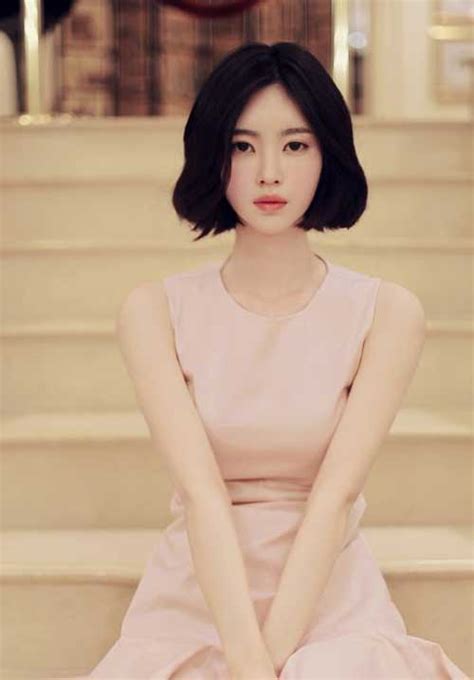 This textured short asian hairstyle is a cool way to style a natural, messy look. 20 Asian Short Haircuts | Short Hairstyles 2018 - 2019 ...