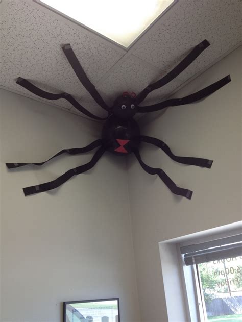Black widows produce messy, irregular webs. My balloon and streamer black widow spider! | Halloween ...