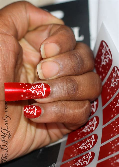 To do so open up the package and remove the wraps. The Do It Yourself Lady: Review: OMG Nail Strips - Christmas Tree Nail Art