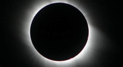 O eclipsa de soare va avea loc peste două zile, pe 10 iunie, fiind vizibilă parțial și în românia, în jumătatea de nord a țării. Eclipsa de soare de vineri va afecta rețelele electrice ...