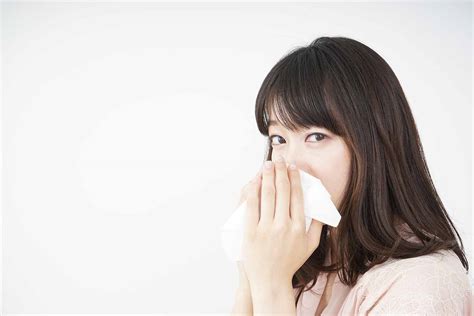 Beberapa jenis pengobatan ini bisa dikonsumsi untuk membantu meringankan gejala hidung tersumbat: Cara Paling Efektif Mengatasi Hidung Tersumbat | Lifepack.id