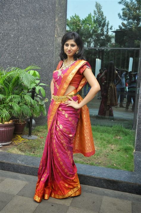 Telugu actress shamili cute saree pictures, telugu actress shamili hot saree stills, actress shamili tags : Actress Shamili Latest Saree Stills - Cine Gallery