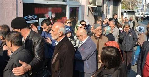 Emekli maaşı hesaplama yöntemi ve sgk bağkur maaş ek zammı kaç tl olduğuna ilişkin son dakika haberlerini sizler için derledik. 2019 ne zaman emekli olurum? Bugün emekli olsam kaç para ...