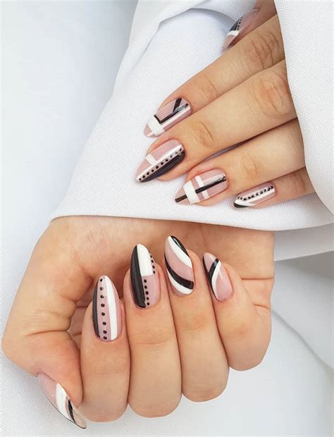 Acrylic nails are a type of artificial nail extensions applied on top of your natural nails. 80 Pretty Acrylic Short Almond nails Design You Can't ...