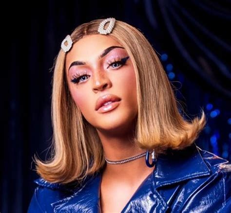 Ele adora realçar os olhos com um esfumadinho mais marcado no. Notícia - Pabllo Vittar posta foto sensual - Se liga no ...