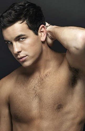 @mario_casas_ hogar en netflix 25 de marzo 2020. mario casas sierra (@mariocasasfans) | Twitter