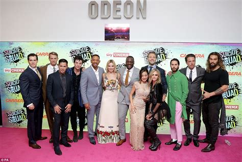 Vážně jsem chtěl sebevražedný oddíl mít rád. Squad goals! Cara Delevingne and Margot Robbie reunite ...