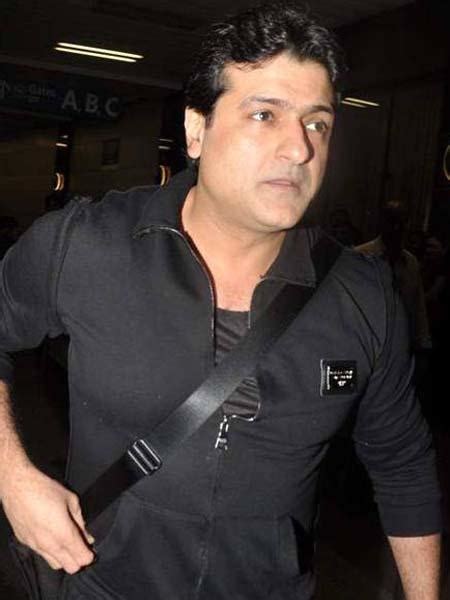 Jun 24, 2021 · former bigg boss contestant and actor armaan kohli recently took to twitter and expressed his displeasure after a news website called his request to salman khan to allow him on bigg boss 15 as a guest 'desperate'. Bigg Boss 7: Highest Paid Celebrities in the House ...