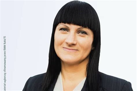 Justyna socha, główna twarz antyszczepionkowców, niemal szturmem weszła do sejmu i zdobyła poparcie pis. Antyszczepionkowy prokurator. To jej słuchać będzie m.in ...