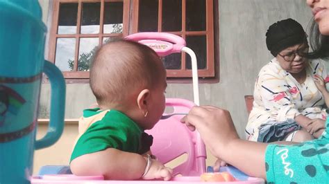 Buah untuk bayi 9 bulan ini baik untuk dikonsumsi bayi karena dapat membantu perkembangan fungsi otot dan mengoptimalkan detak jantungnya. Bayi lahap makan, MPasi 7 bulan - YouTube