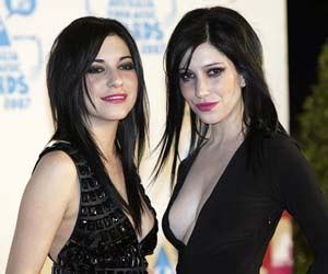 Check out the latest pictures, photos and images of the veronicas from 2008. FIRELYNX: BARELY NAKED IS JESSICA ORIGLIASSO