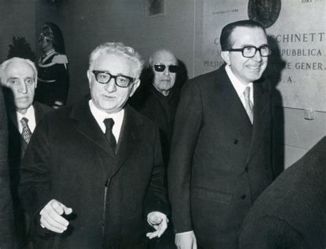 Figlio di bernardo, alleato fin dai tempi in fu tra i responsabili di delitti «eccellenti» come la strage di capaci in cui morirono il giudice giovanni falcone, la moglie francesca morvillo e i loro. Giovanni leone con moglie e figli - Dago fotogallery