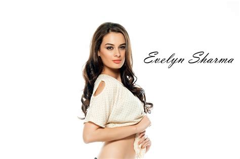 Articles on main tera hero, complete coverage on main tera hero. 30+ HOTTEST HD BIKINI PICS OF EVELYN SHARMA THAT ARE TOO ...