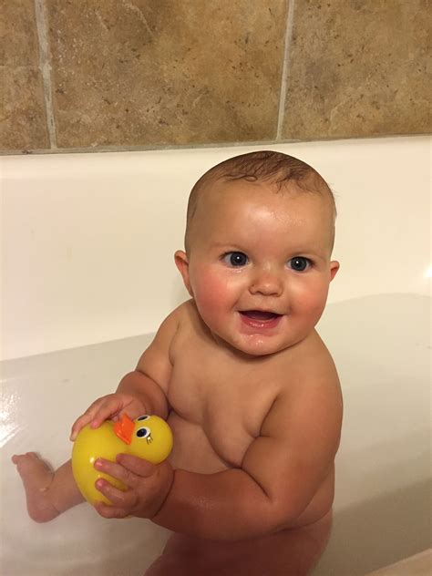 How to bathe baby in big tub. September 2015 - Danica Holdaway