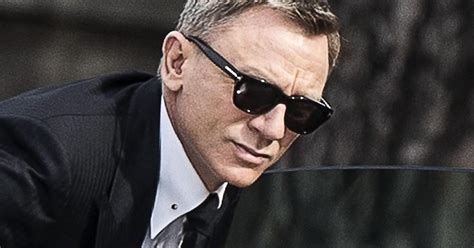 The movie also features christopher plummer, daniel craig and more. Daniel Craig während Bond-Drehpause am Knie operiert ...