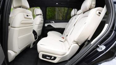Bmw x7 dimensions with photos of the interior, boot space and measurements of length, width and height. BMW X7 Practicality, Boot Size, Dimensions & Luggage Capacity | Auto Express