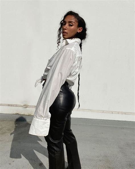 According to hot new hip hop, a popular post on drake's subreddit claimed in jamie's instagram post, he wrote: Naomi Sharon on Instagram: "💳" | Naomi, Fashion, Outfit inspo