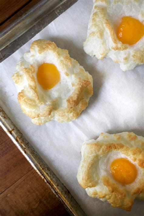 If a dish calls for separating eggs, don't throw one half away. Easy Baked Egg Recipe | POPSUGAR Food