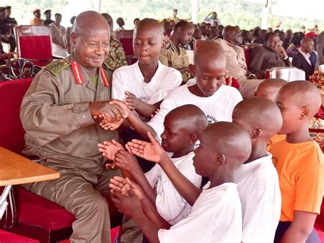 Details of uganda president yoweri museveni meeting with hilarious: Stop Asking For New Districts, We Want To Make More Money ...