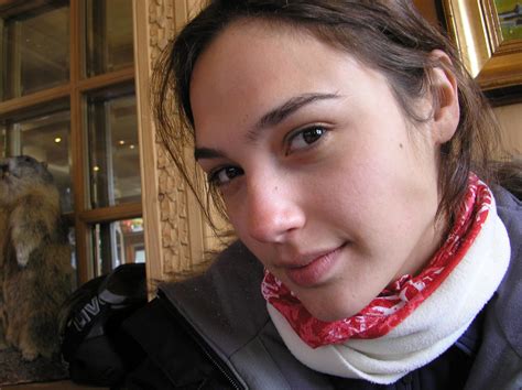 This is an oasis like no other! Gal Gadot Natural Beauty : Celebs