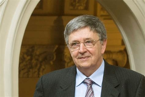 He is a recipient of the 1999 wolf prize and the gödel prize for the top paper in computer science. Lovász László az MTA elnöke - Cultura.hu