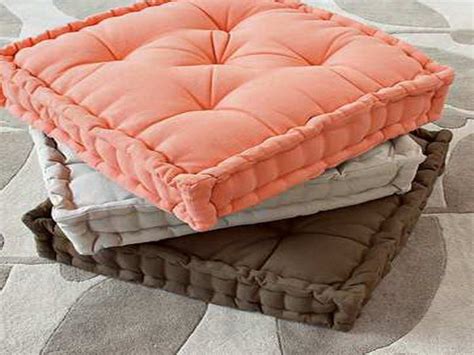 Se ti piace cuscini divano, potrebbero 5, gabrielle či coco mademoiselle i luxusní rtěnky. Cuscini Chanel - Chanel Kisses | Decorazioni, Pastello e ...