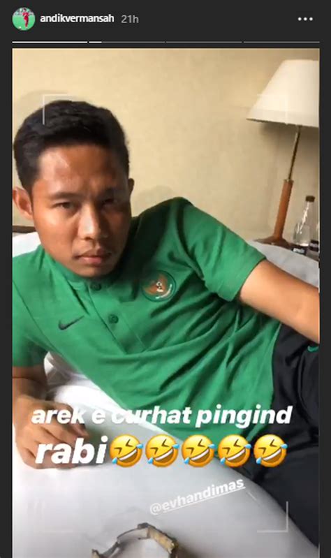 Senyum bahagia tidak lepas dari bibir evan dimas dan zahra. Andik Vermansah Bocorkan Isi Curhat Evan Dimas, Ternyata ...