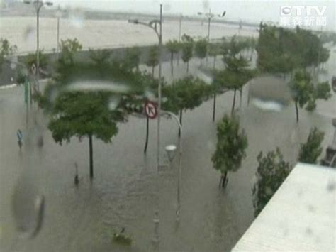 北京大暴雨致山体崩塌 城区淹水地铁站关闭 #北京 市持续下暴雨，今天（7月18日）早晨，北京发布暴雨橙色预警。 山区的强降雨已诱发北京多处山体崩. 蘇力肆虐!台中市上百處淹水 氣象局解除陸上海上警報 | ETtoday地方新聞 | ETtoday 新聞雲