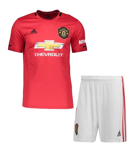 It shows all personal information about the players, including age, nationality, contract duration and current market value. adidas Manchester United Triko+Short Home19/20 Rot | Fan ...