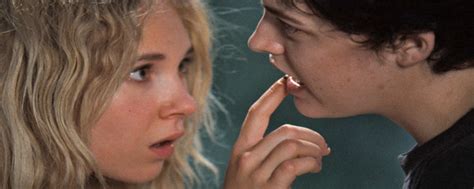 Riley keough and juno temple in jack & diane.credit.magnolia pictures. Erster Trailer zur Horror-Werwolf-Romanze "Jack and Diane ...