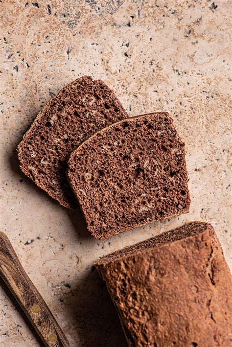 Based on a lighter flour recipe, this whole grain bread contains one third rye flour and is often called graubrot or mischbrot in german. Wholegrain Bread German Rye - This german rye bread would ...