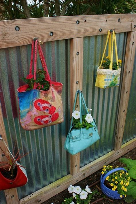 24+ easy ways to beautify your backyard). 5 Ingenious Ideas For Decorating Your Garden Fence ...