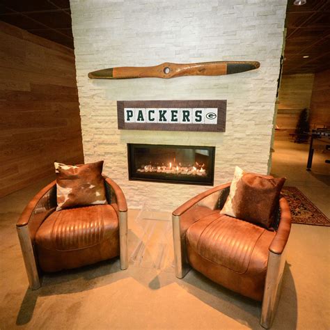 Epic man caves are cool but most people only have a small room available to turn into a man cave. Support the Green Bay Packers and decorate your Man Cave with this rustic wall art! | Sports ...