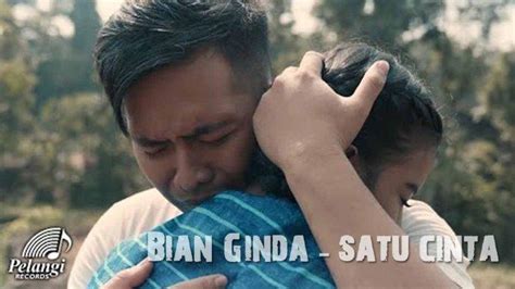 Love story the series mengisahkan tentang perjuangan cinta antara kendra (giorgino abraham) dengan maudy (yasmin napper) yang terhalang dendam keluarga. Unduh (Download) Lagu Satu Cinta - Bian Gindas MP3, OST ...