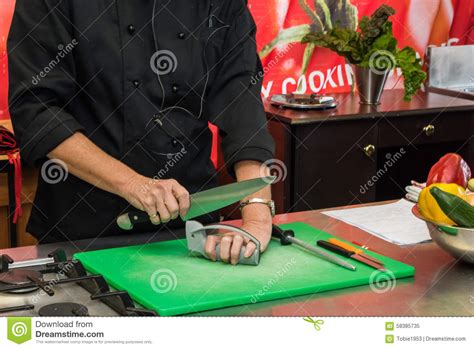 5 tips on basic knife skills from gordon ramsay. Culinary School Knife Skills Training Stock Image - Image ...