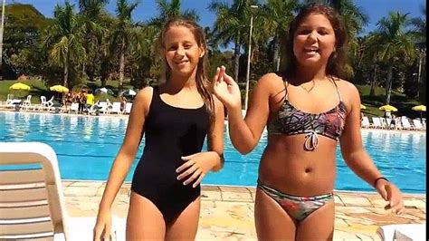 Challenge in the pool, girls in the pool / niñas en piscina · super princesas tv. desafio da piscina challenge