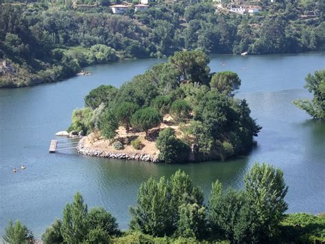 Devo cancellare la mia prenotazione hotel a castelo de paiva, riceverò un rimborso? Ilha do Castelo | CM Castelo de Paiva